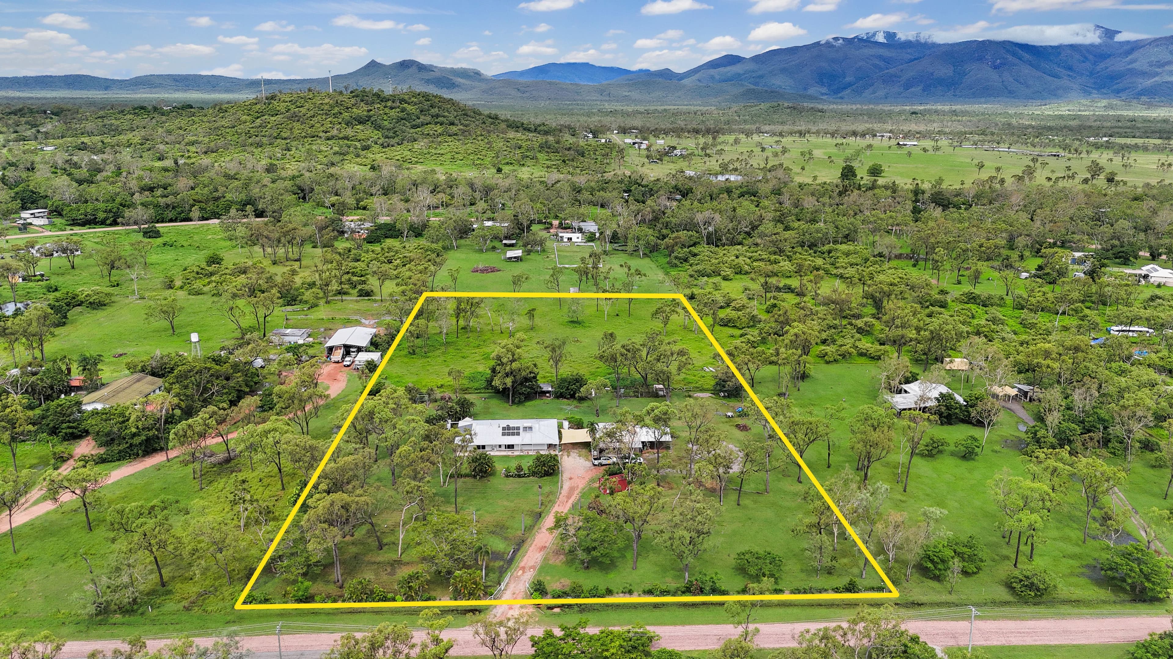 27 Benalla Road, Oak Valley QLD 4811, Oak Valley - Image 1