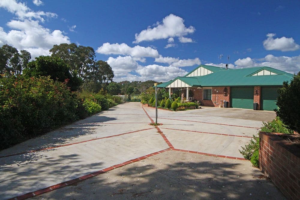 79 Carlton Drive, Bungendore NSW 2621, Bungendore - Image 1