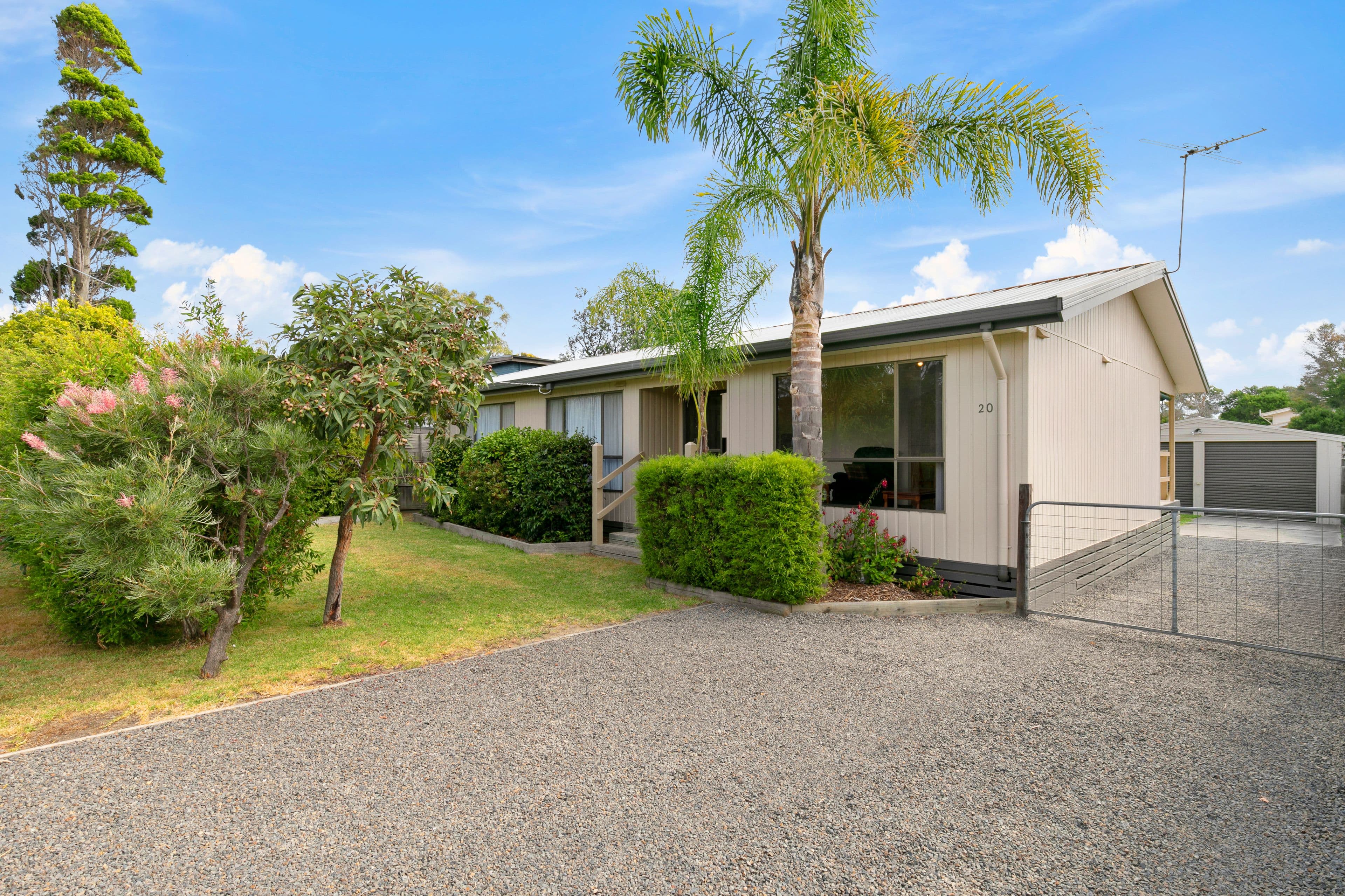 20 Pine Avenue, Cowes VIC 3922, Cowes - Image 1