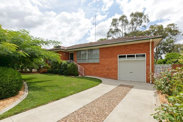 37 Early Street, QUEANBEYAN NSW 2620, Queanbeyan - Image 1
