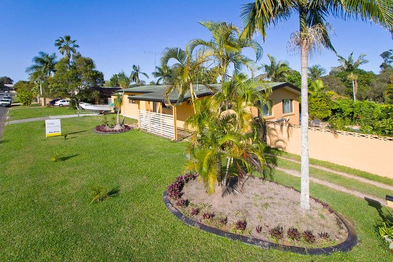 33 Whitsunday Drive, CURRUMBIN WATERS QLD 4223, Currumbin Waters - Image 1