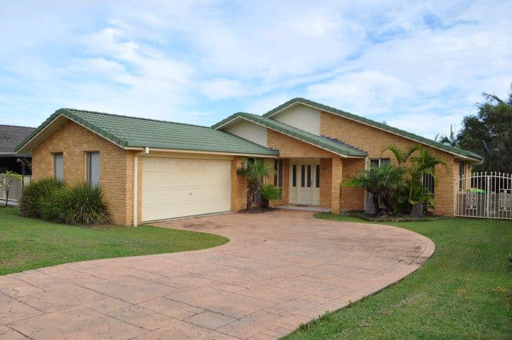 20 Hesper Drive, FORSTER NSW 2428, Forster - Image 1