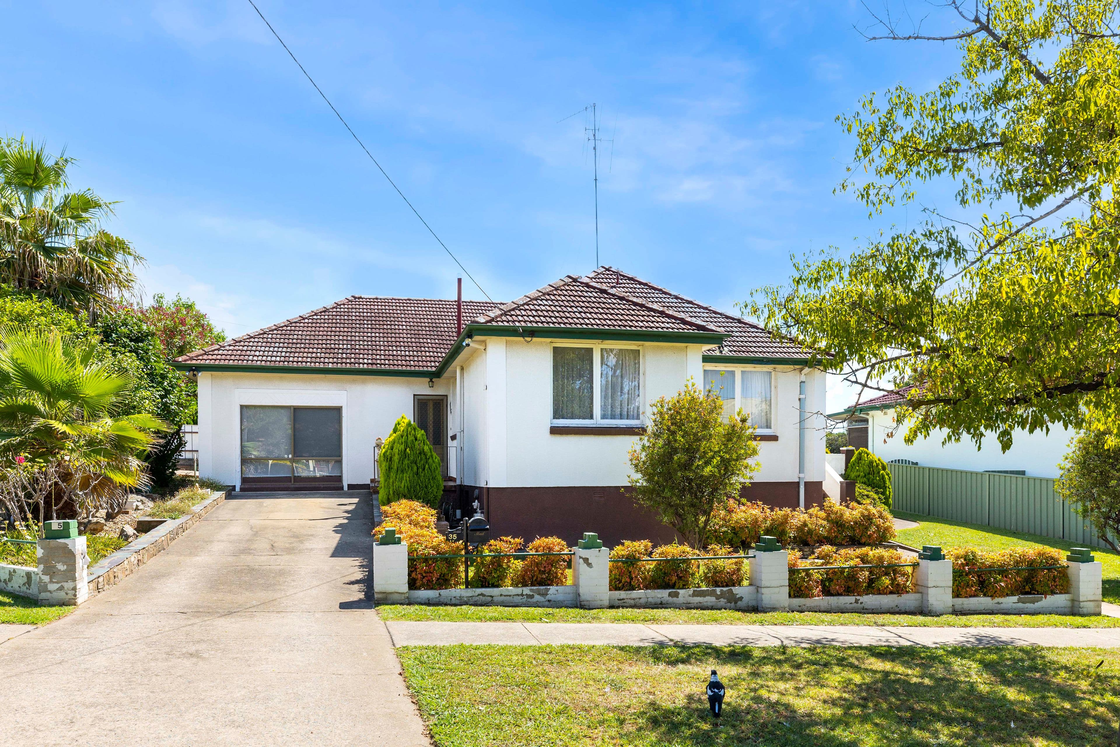 35 Sunnybar Parade, Queanbeyan NSW 2620, Karabar - Image 1
