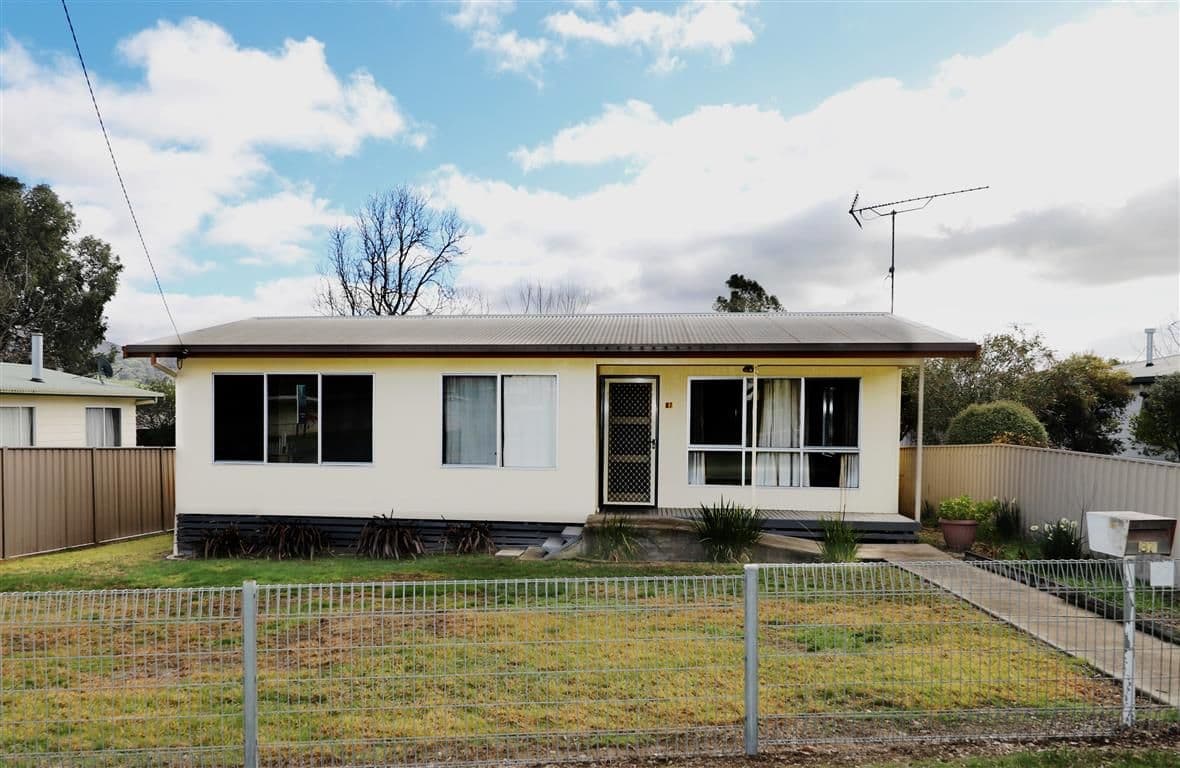 87 Clarke Street, Tumut NSW 2720, Tumut - Image 1
