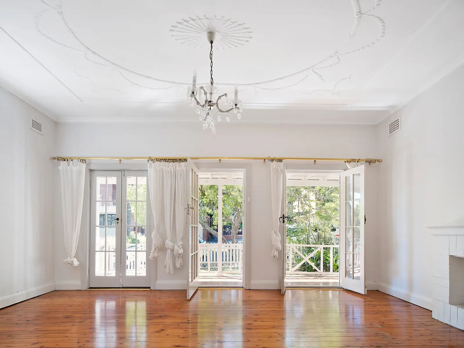 32 Jackson Street, Indooroopilly - Image 1