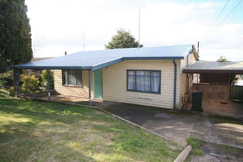 15 Jenolan Street, OBERON NSW 2787, Oberon - Image 1