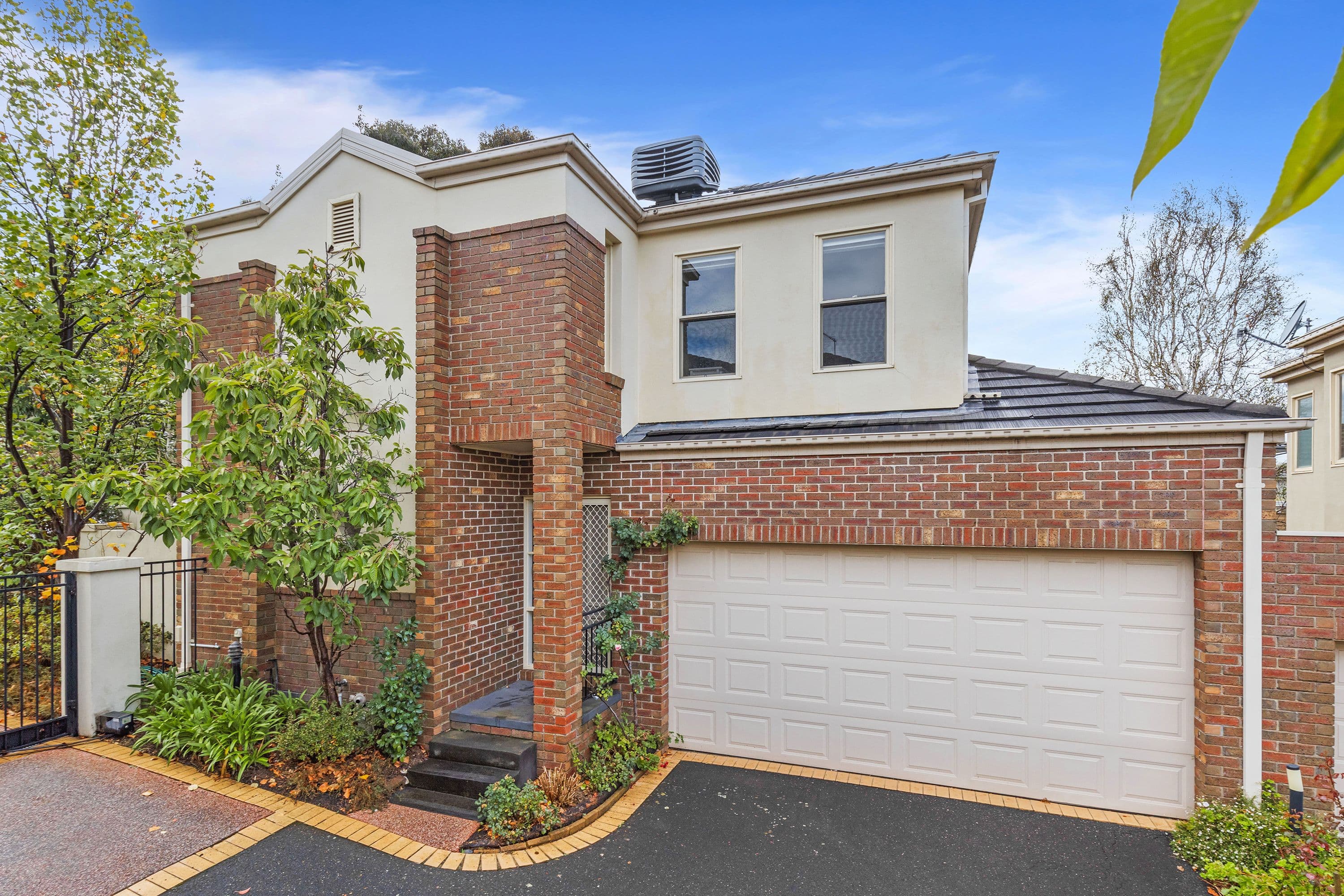 8 Hamel Street, Box Hill South VIC 3128, Box Hill South - Image 1