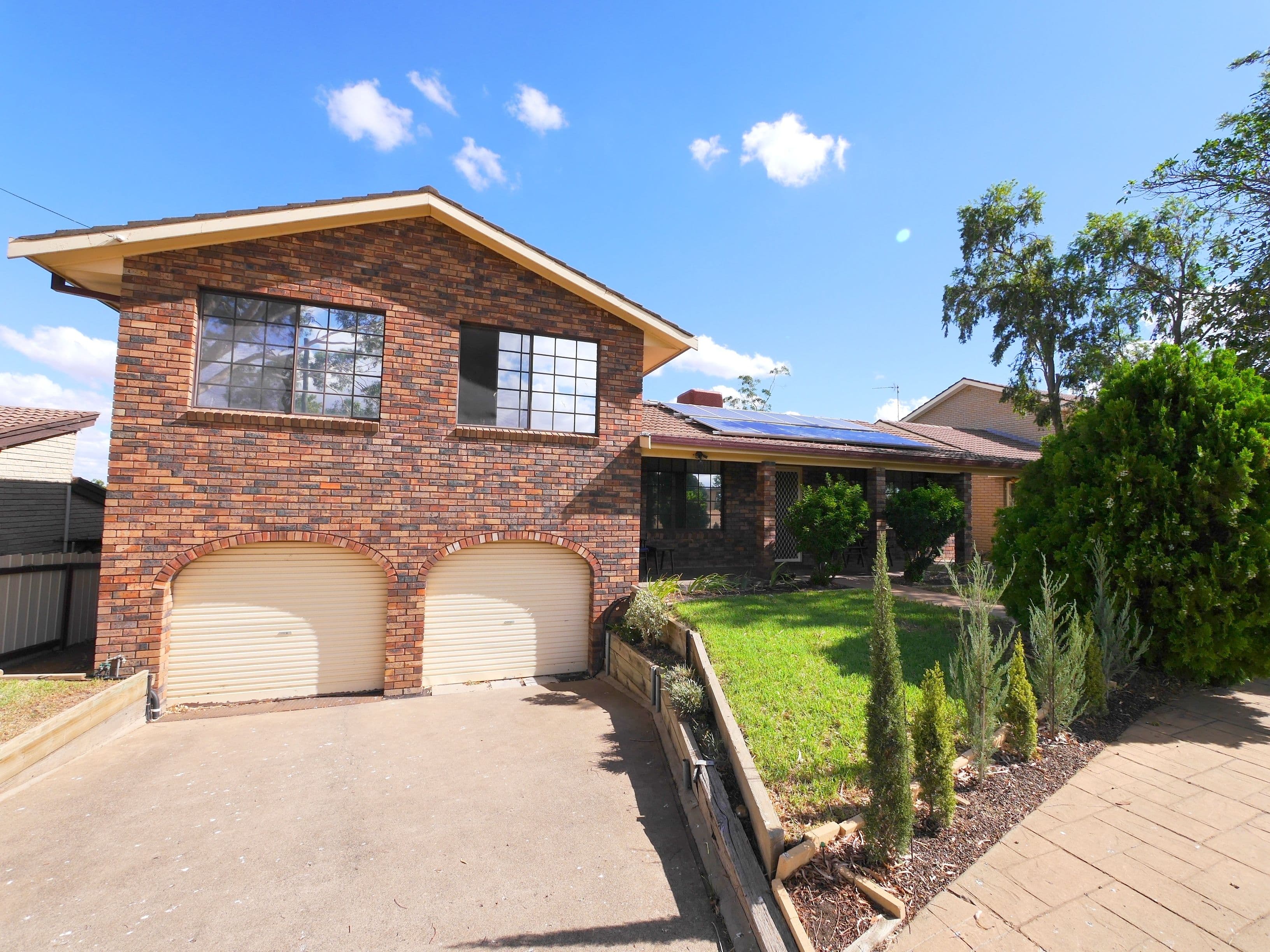 27 Wollowra Street, Cowra - Image 1