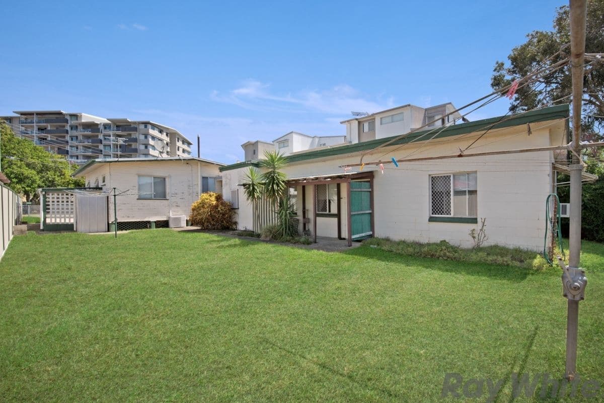 19a and 19b Lane Street, CLONTARF QLD 4019, Clontarf - Image 1