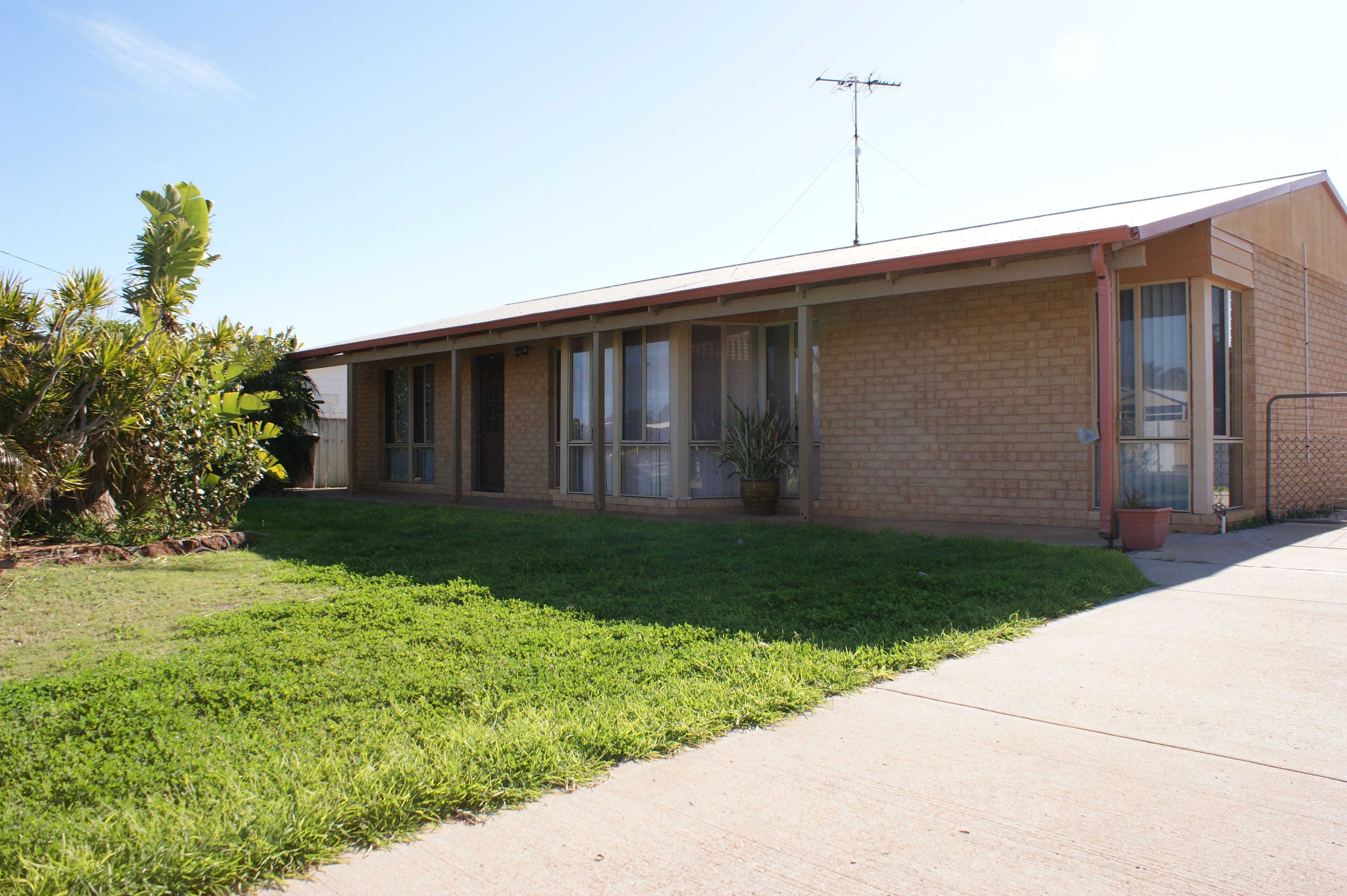9 Delmage Street, Dongara WA 6525, Dongara - Image 1