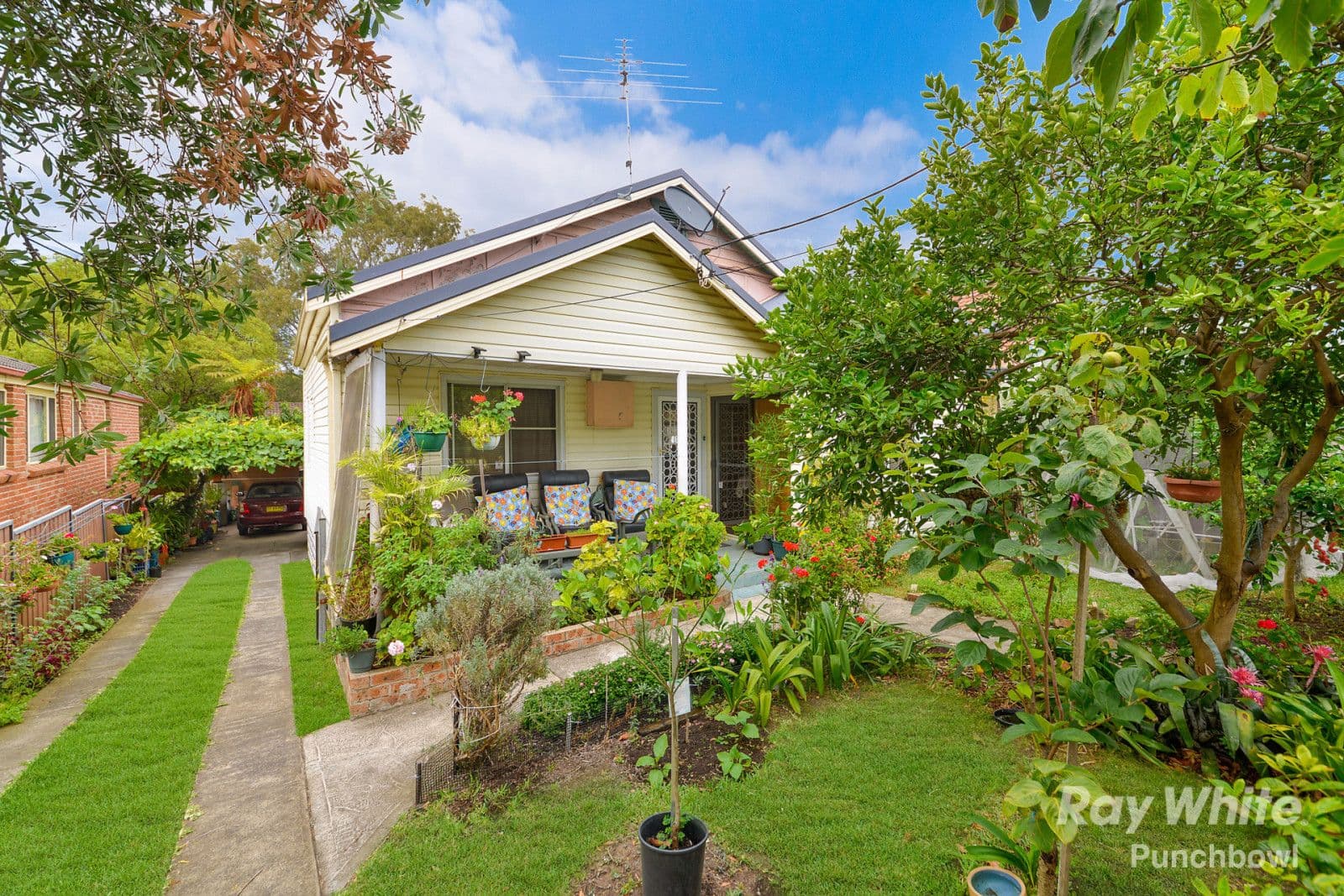 24 Sylvester Avenue, Roselands - Image 1