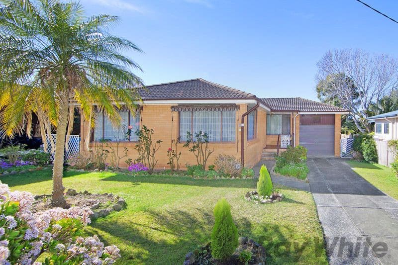 9 Jacqueline Avenue, GOROKAN NSW 2263, Gorokan - Image 1