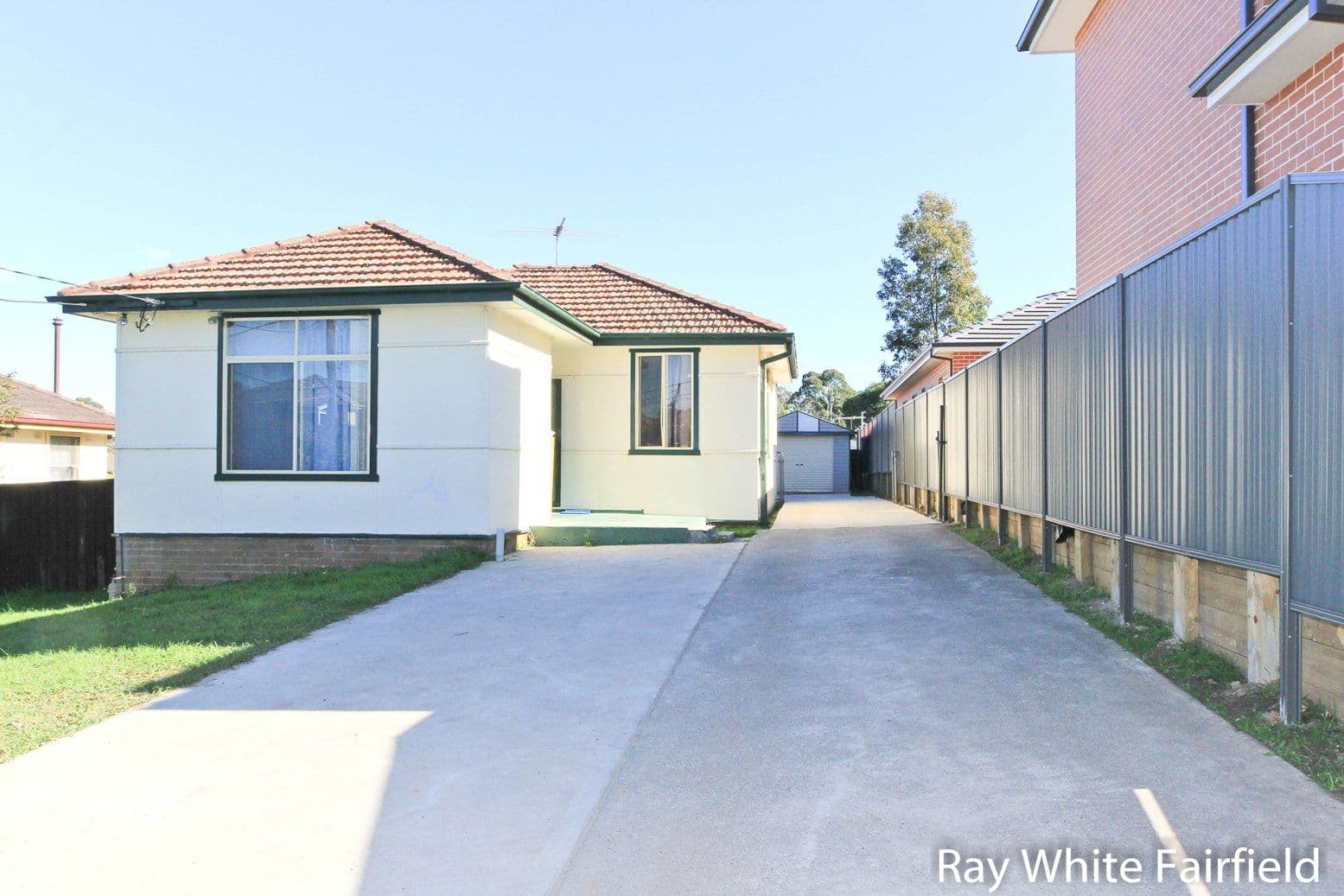 39 Neerini Avenue, SMITHFIELD NSW 2164, Smithfield - Image 1