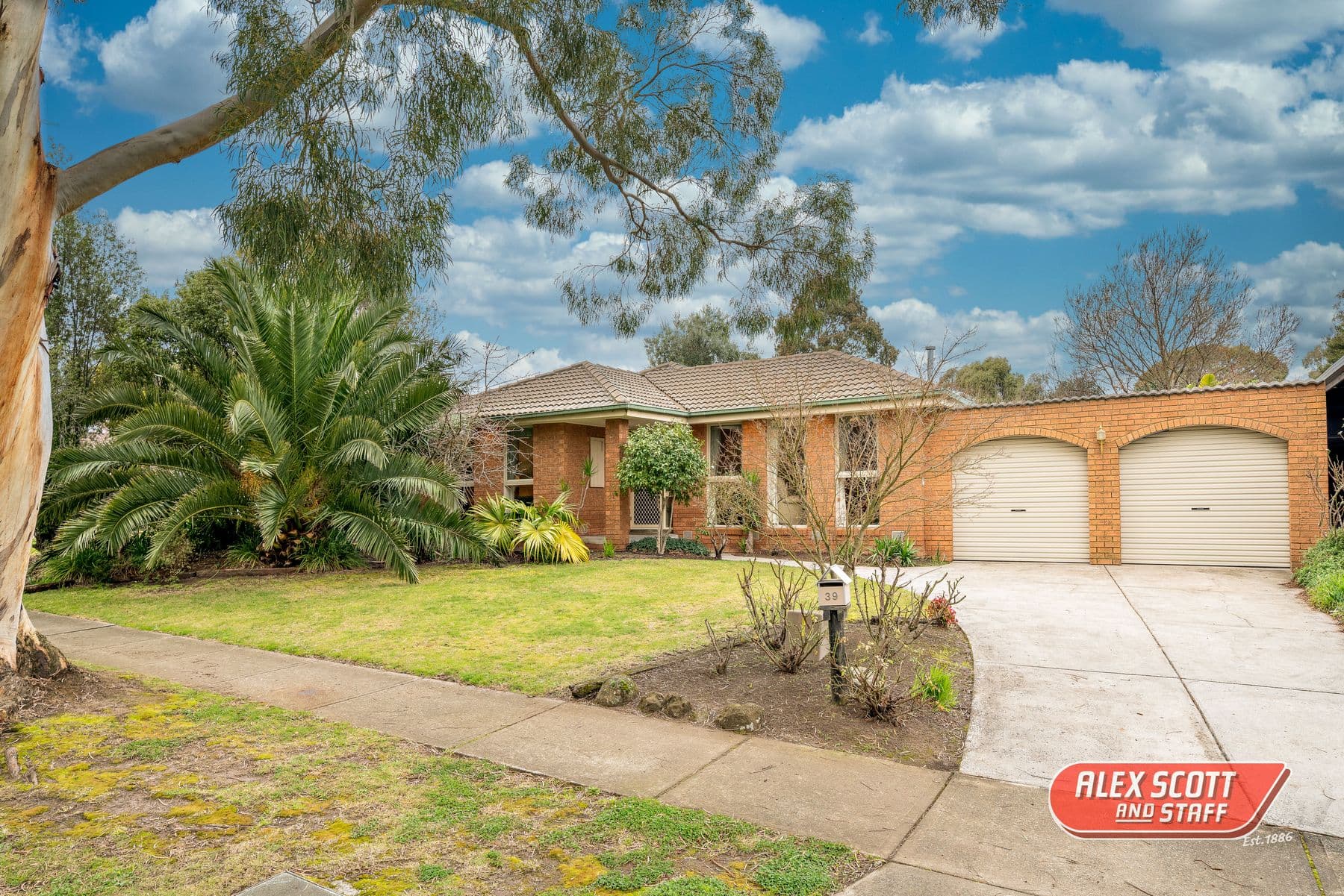 39 Ambleside Crescent, Berwick, Berwick - Image 1