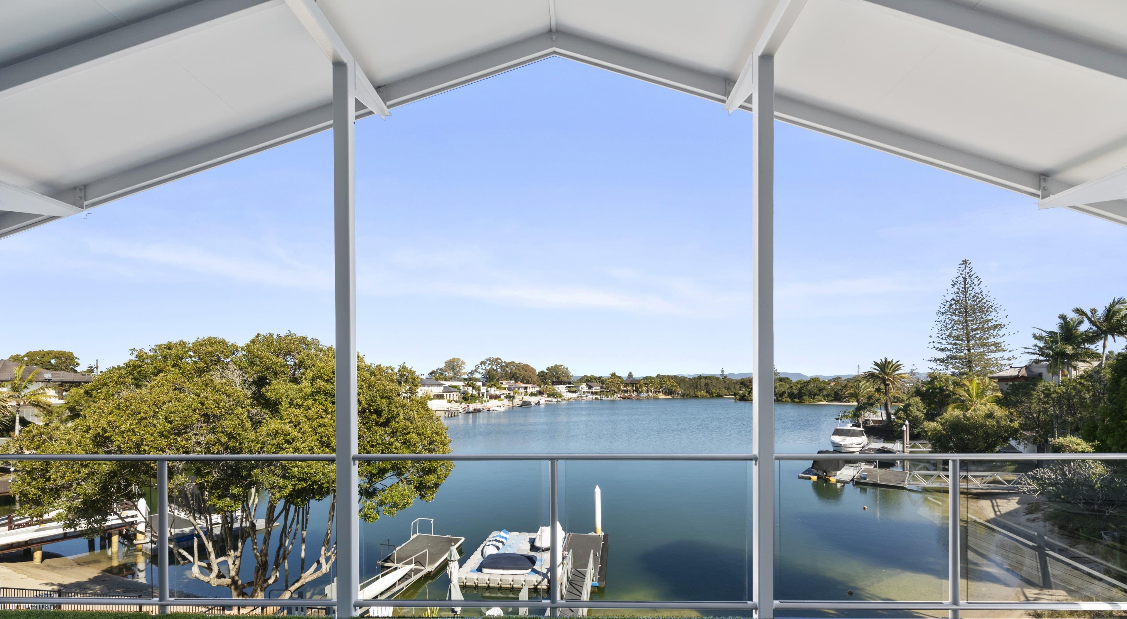 5 Valencia Avenue, Isle Of Capri QLD 4217, Isle Of Capri - Image 1