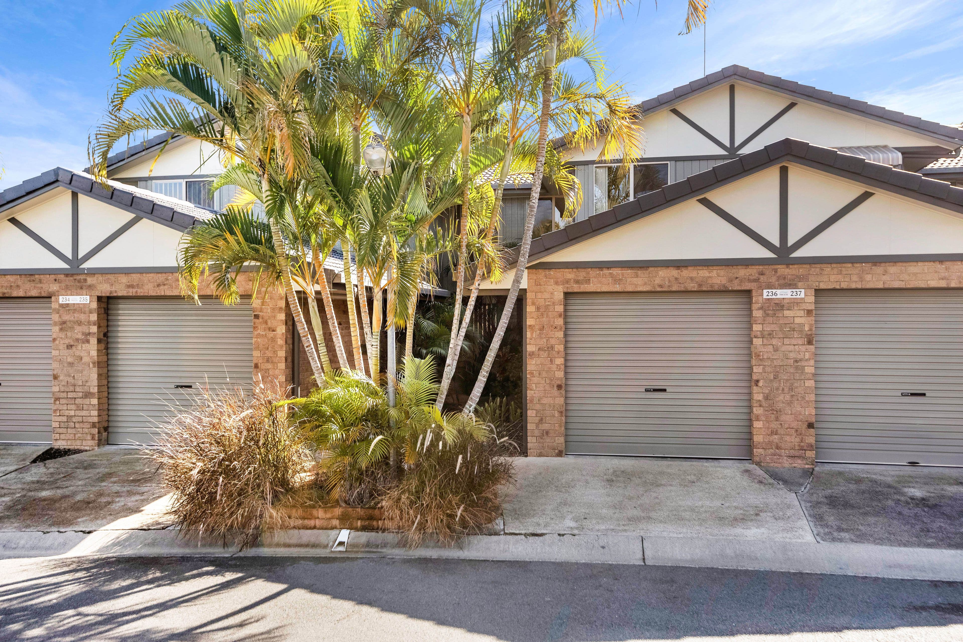 20 Binya Avenue, Tweed Heads - Image 1