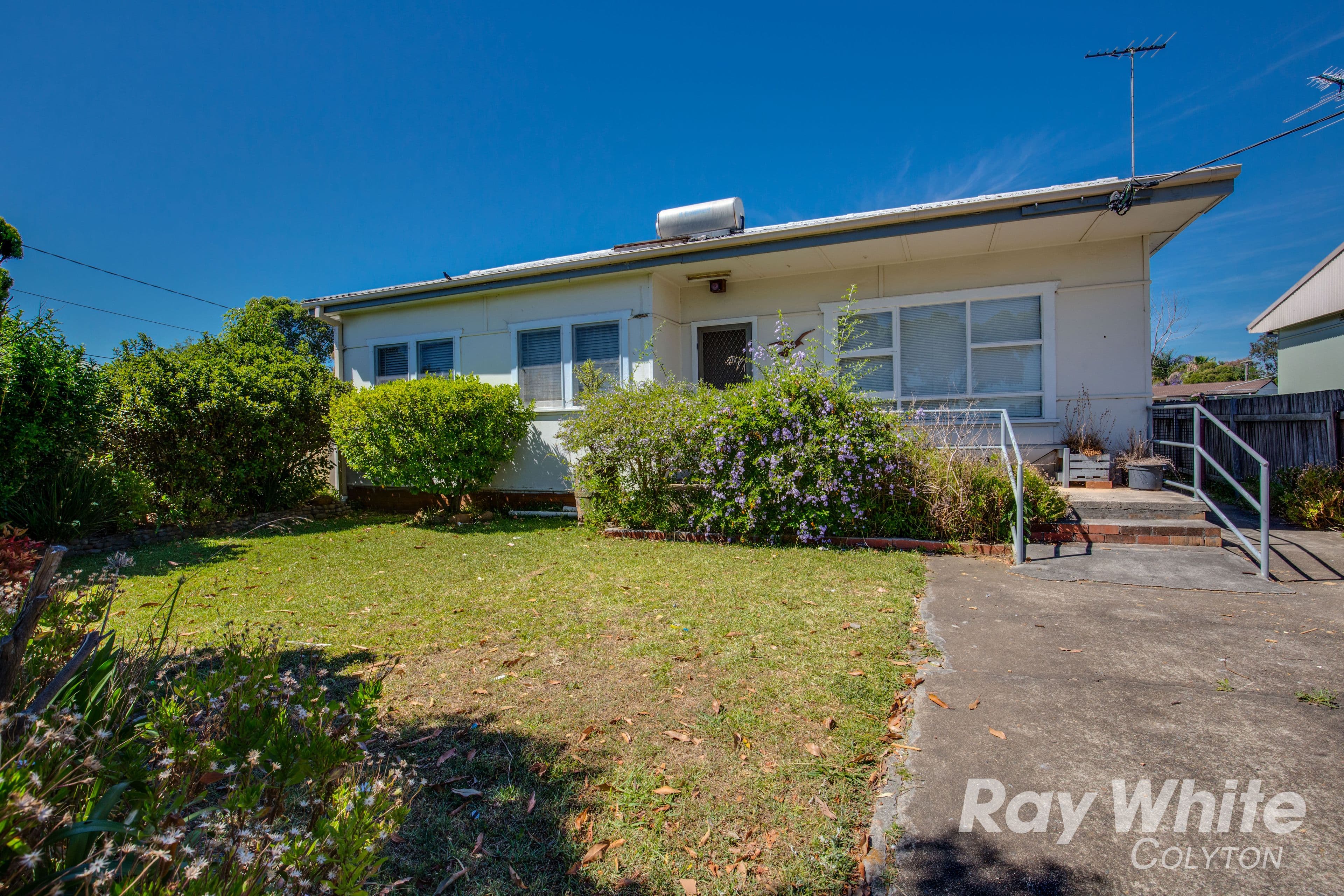 84 Carpenter Street, Colyton - Image 1