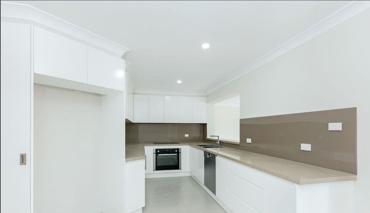 54 Kirsty Crescent, Hassall Grove - Image 1