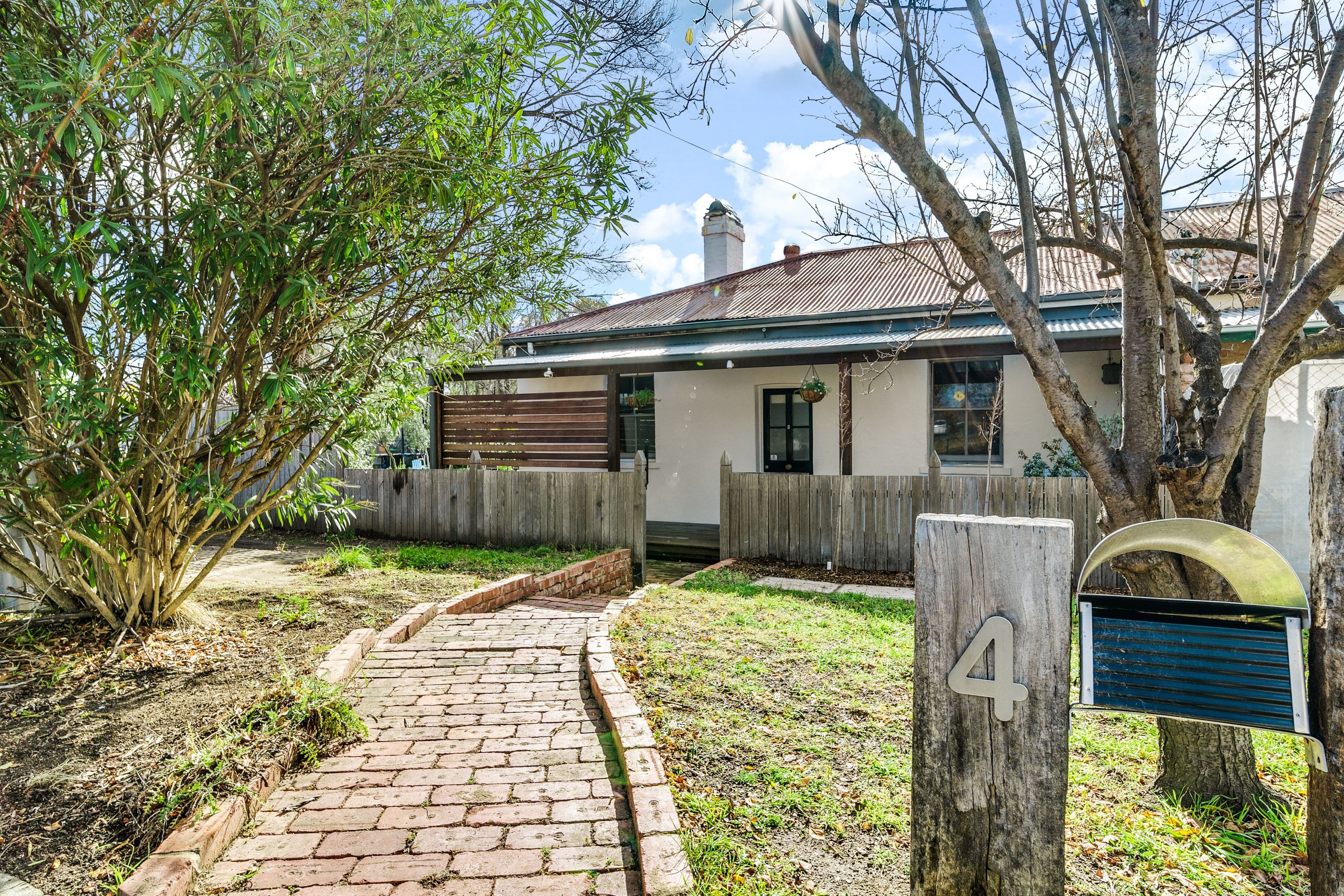 4 Hazel Street, Oaks Estate ACT 2620, Oaks Estate - Image 1