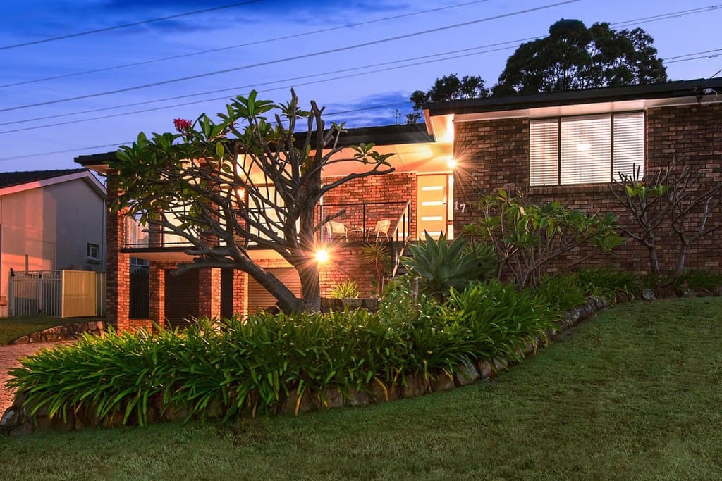 17 Aberfeldy Close, Charlestown - Image 1