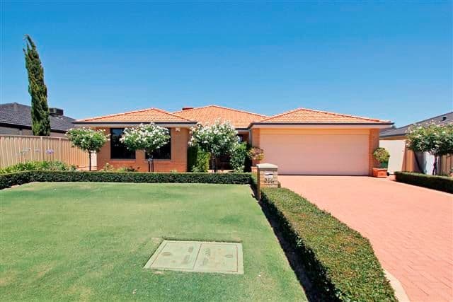 266 Fraser Road North, CANNING VALE WA 6155, Canning Vale - Image 1