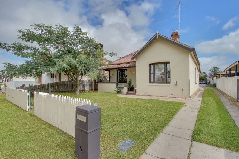 18 Joshua Street, Goulburn - Image 1