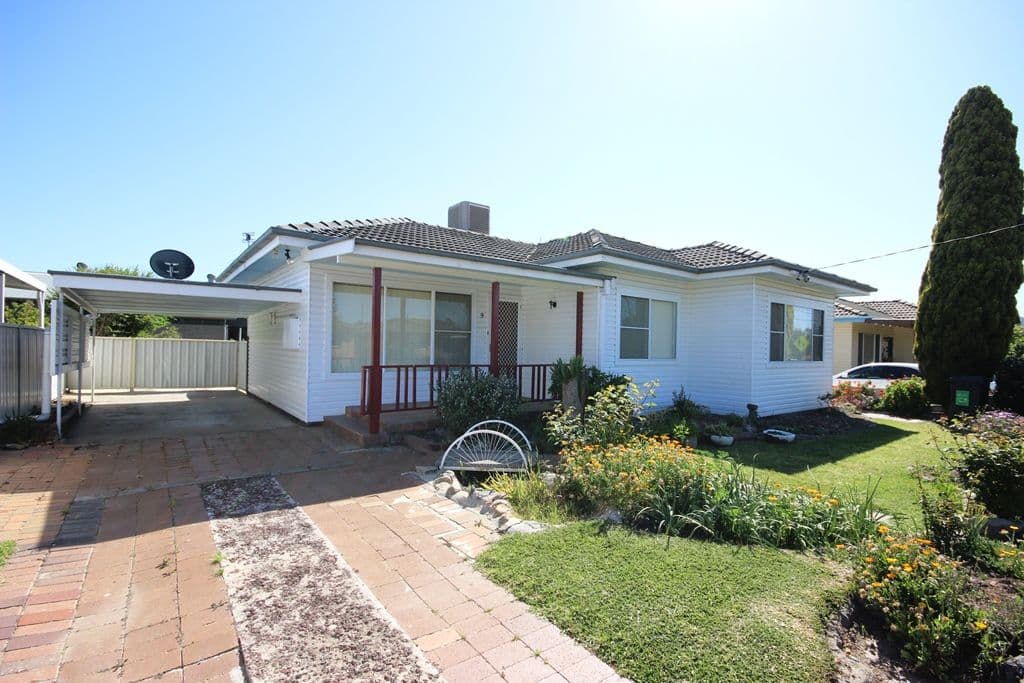 9 Larool Street, TAMWORTH NSW 2340, South Tamworth - Image 1