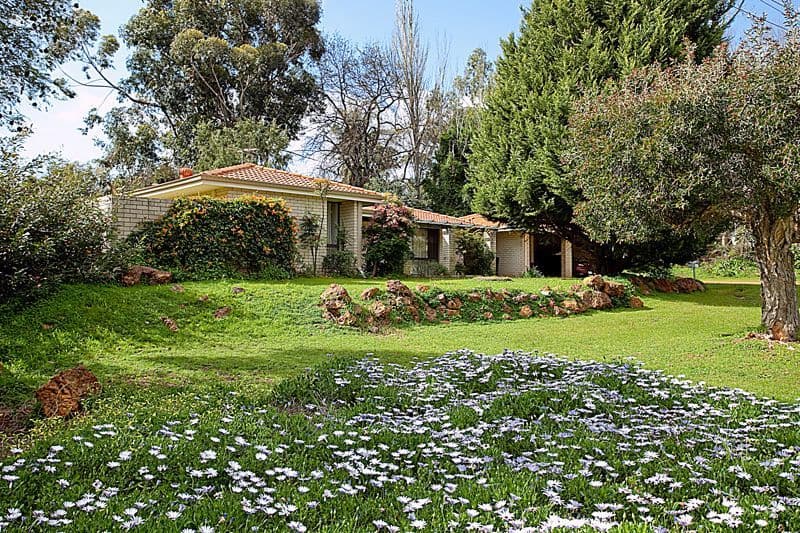 6 Nangkita Road, KALAMUNDA WA 6076, Kalamunda - Image 1