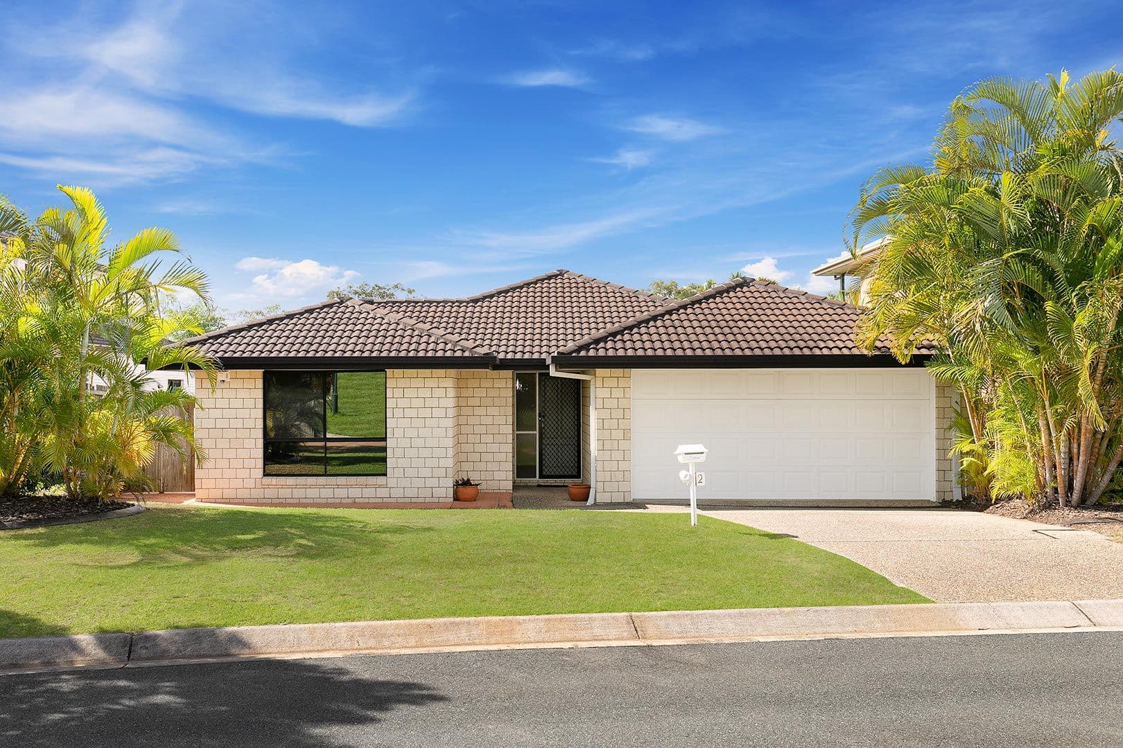 2 Selkirk Close, Oxley QLD 4075, Oxley - Image 1