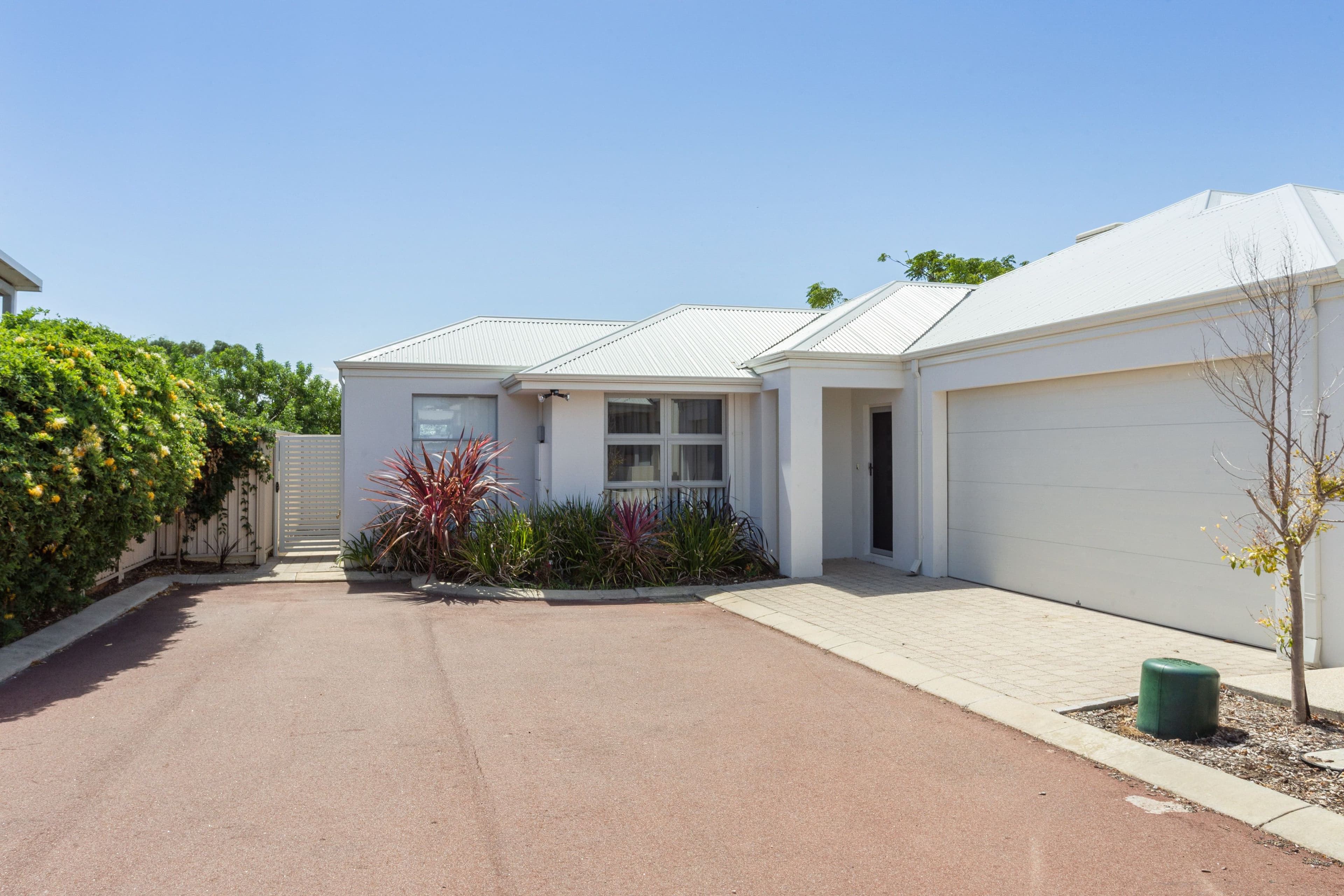 10 Jean Street, Beaconsfield WA 6162, Beaconsfield - Image 1