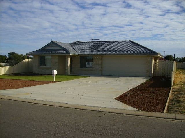 18 Yarraman Road, WAGGRAKINE WA 6530, Waggrakine - Image 1