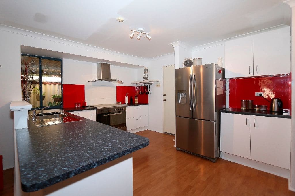 6 Hynes Court, Huntingdale WA 6110, Huntingdale - Image 1