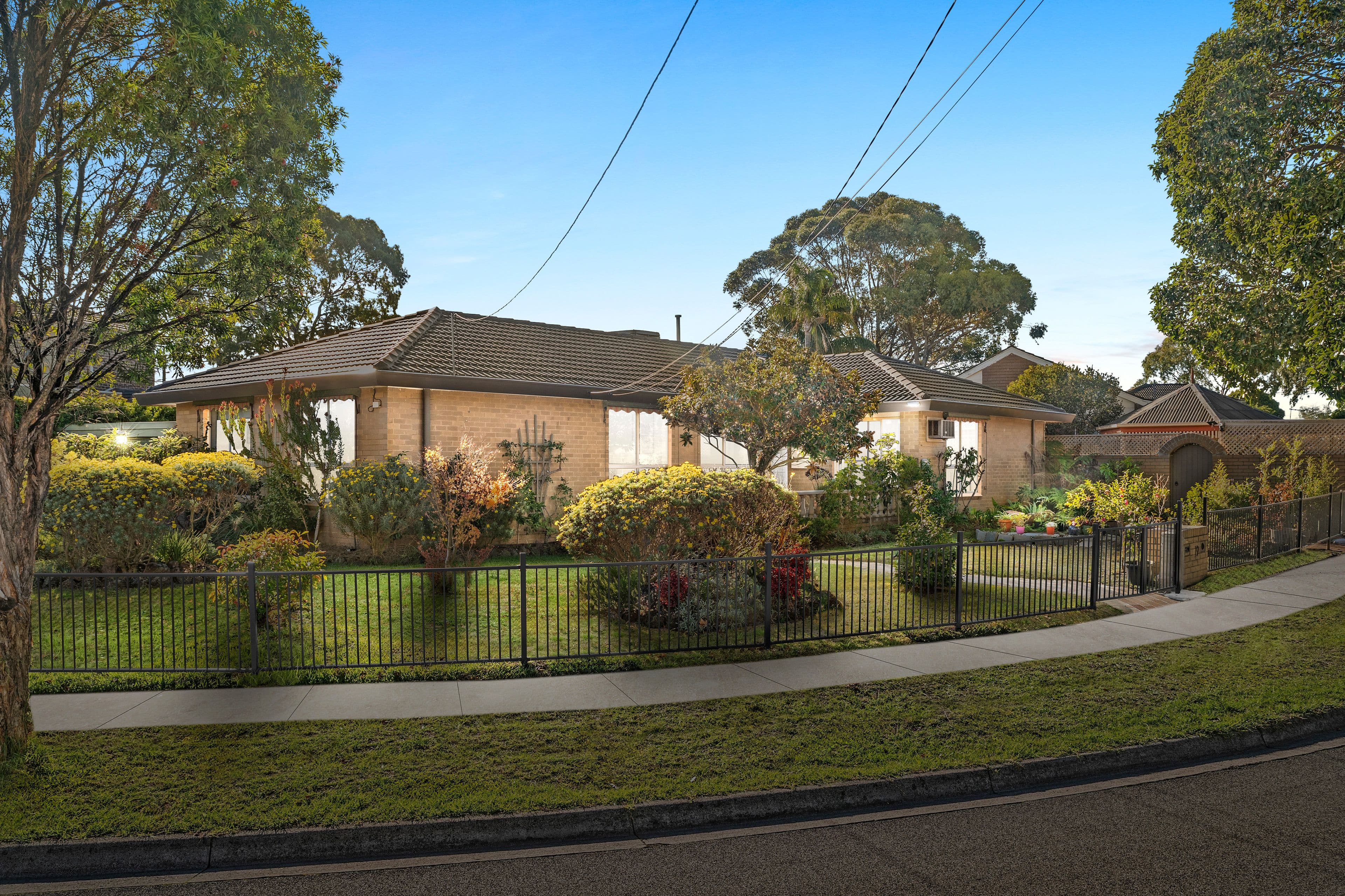 19 Mavista Avenue, Glen Waverley VIC 3150, Glen Waverley - Image 1