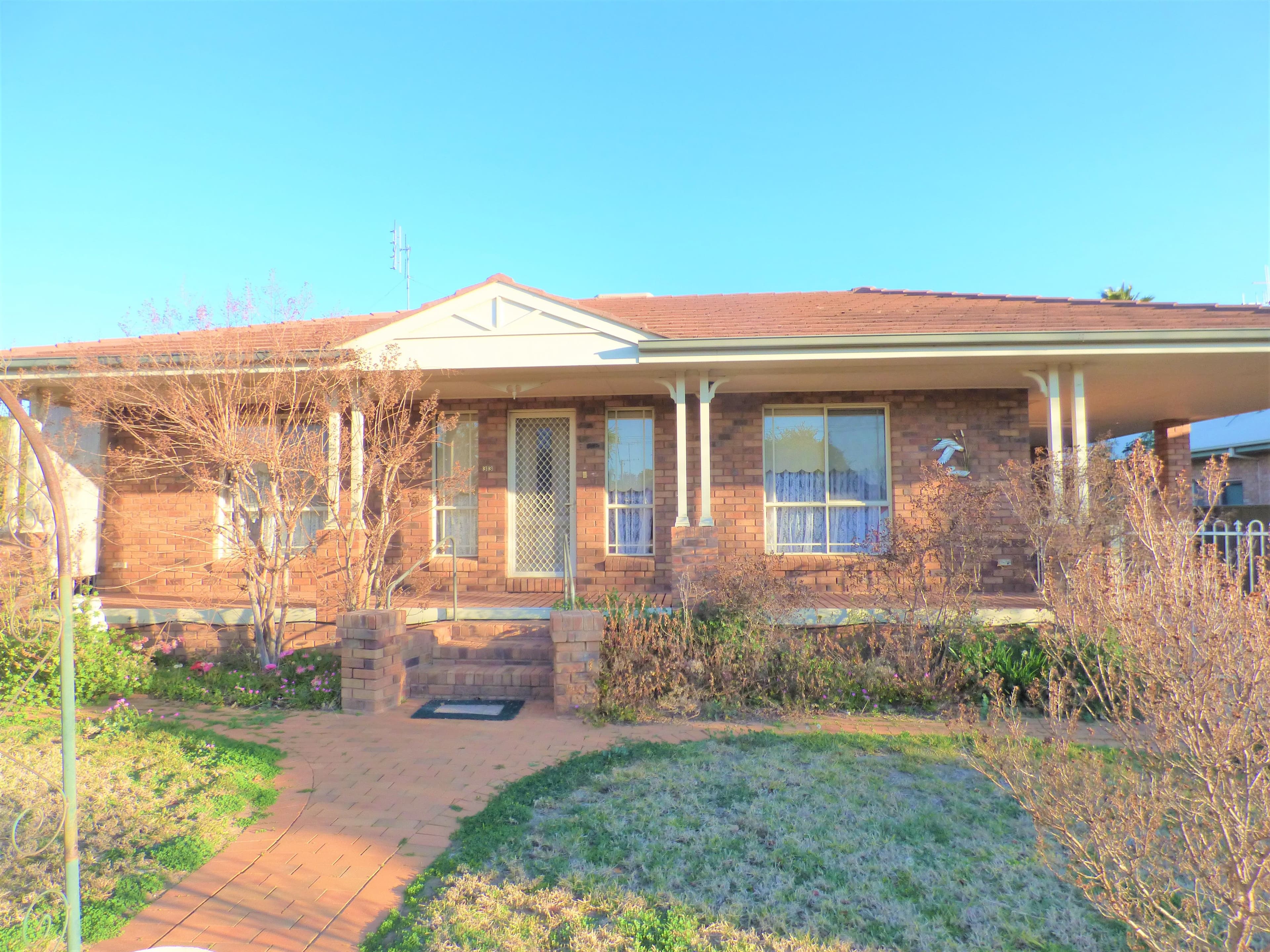 33 Bathurst Street, Forbes - Image 1