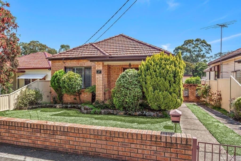 27 Earls Avenue, Riverwood - Image 1