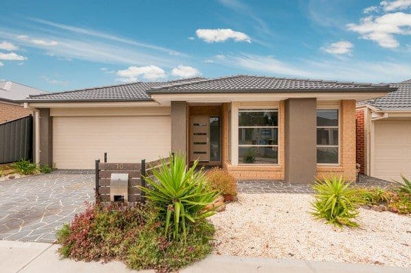 10 Eveline Street, CRAIGIEBURN VIC 3064, Craigieburn - Image 1