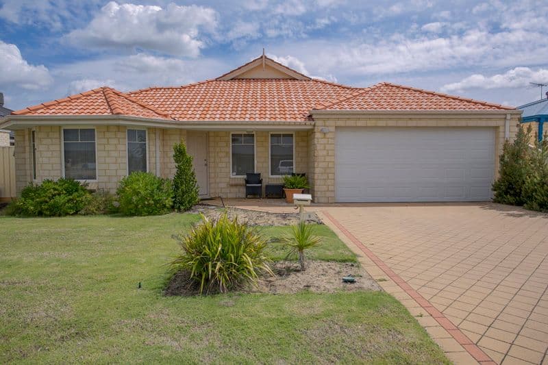 5 Saligna Bend, Wattle Grove WA 6107, Wattle Grove - Image 1