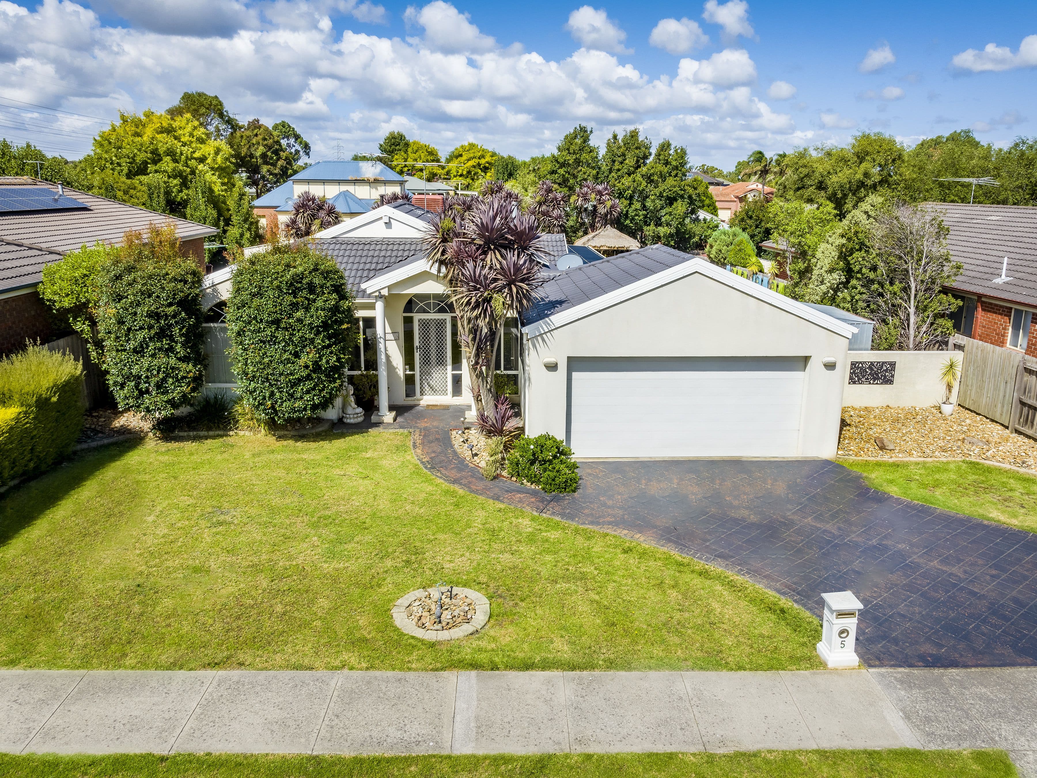5 Lochgreen View, Cranbourne VIC 3977, Cranbourne - Image 1