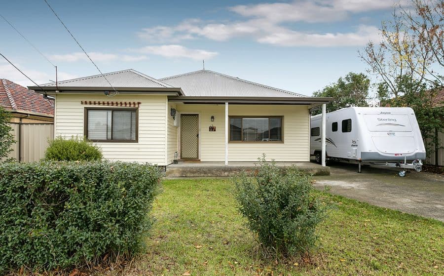 17 Leslie Street, ST ALBANS VIC 3021, St Albans - Image 1