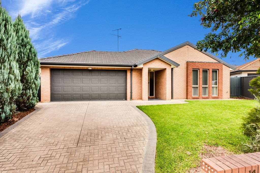14 Norfolk Place, North Richmond - Image 1