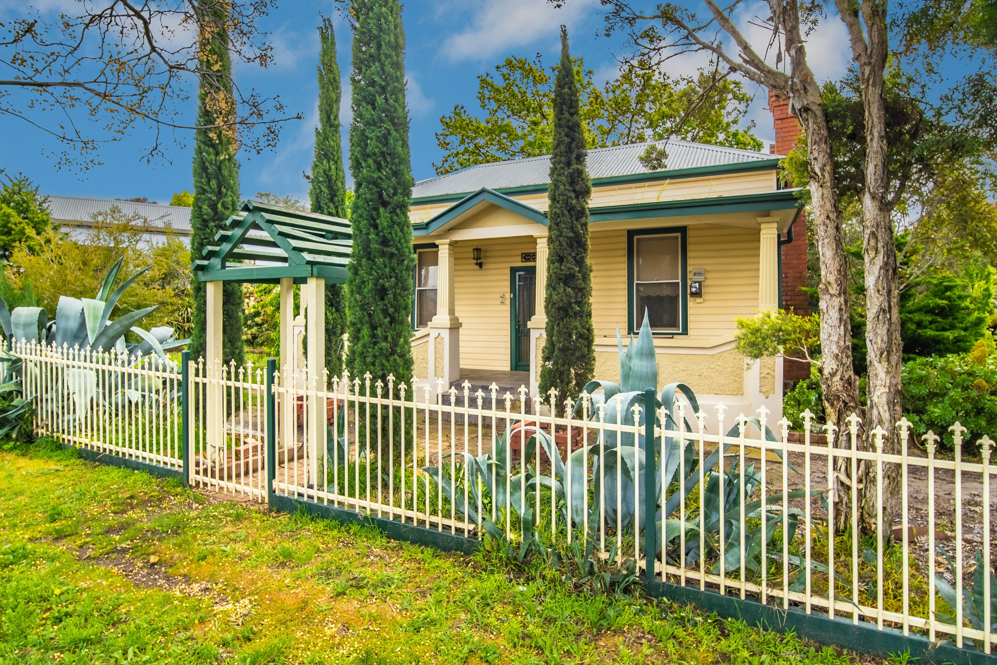 10 Dowding Street, California Gully VIC 3556, California Gully - Image 1