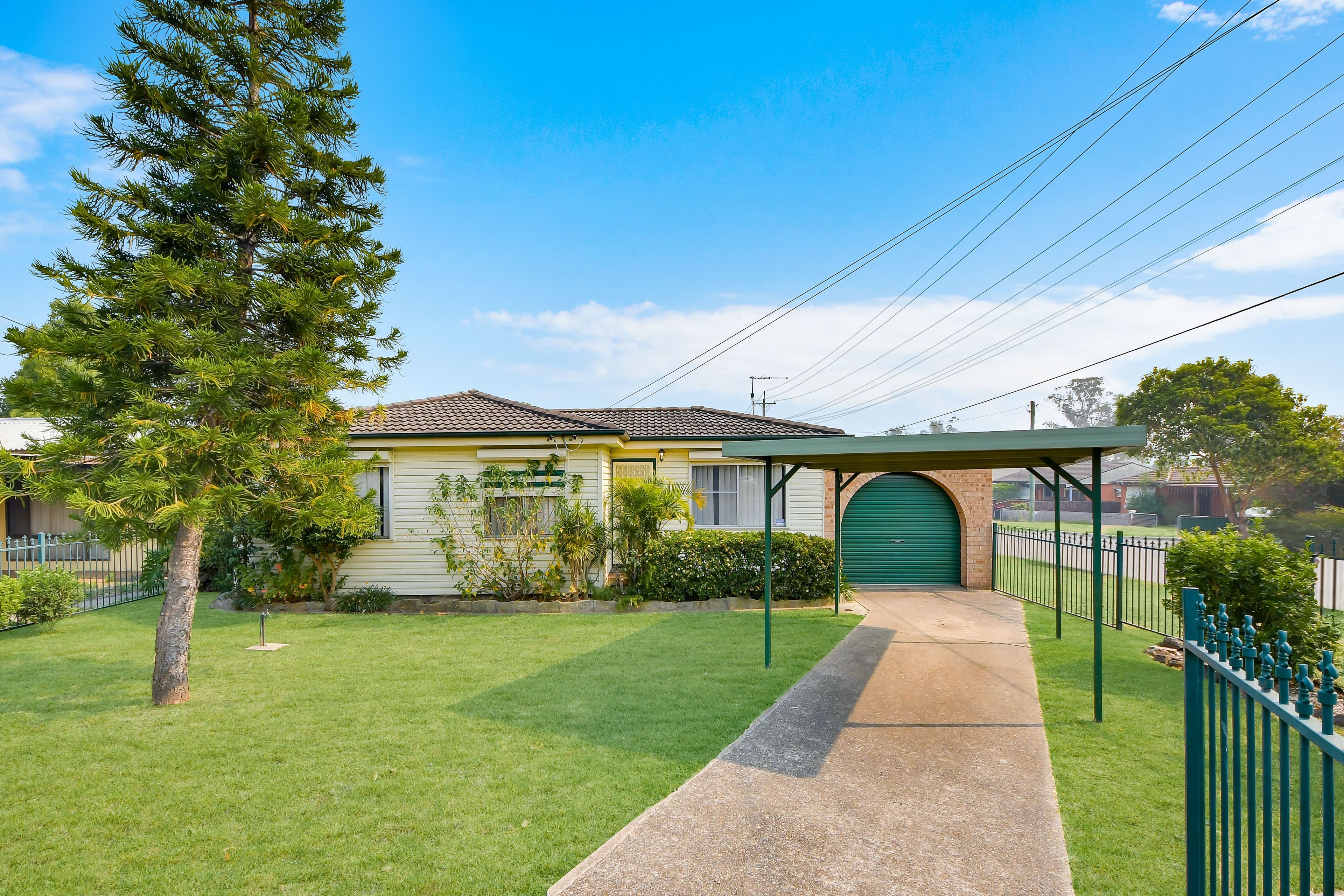 157 Oxford Street, Cambridge Park - Image 1