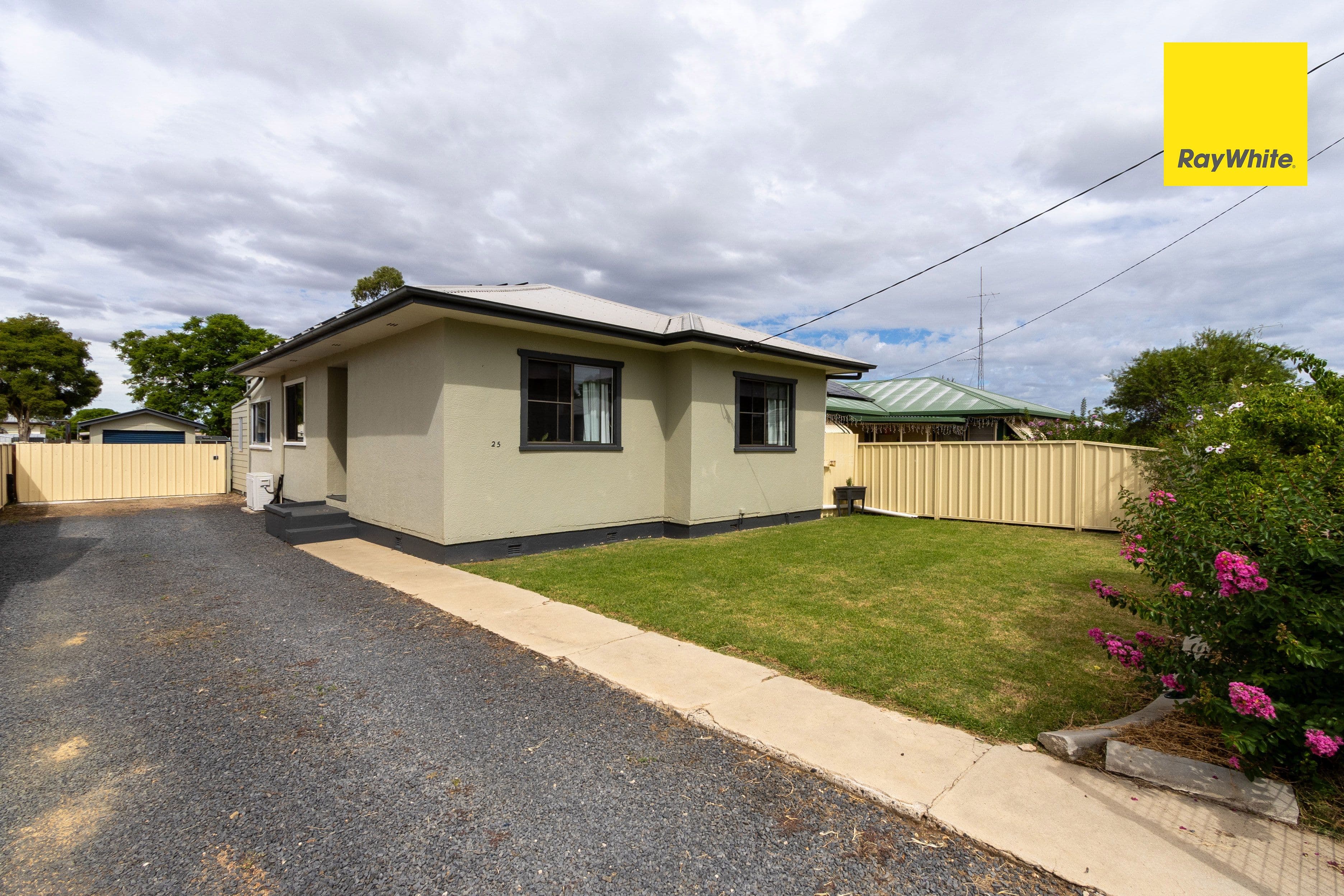25 Swan Street, Inverell NSW 2360, Inverell - Image 1