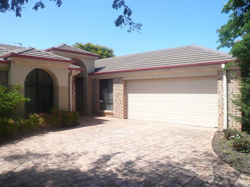 279 Napper Road, ARUNDEL QLD 4214, Arundel - Image 1
