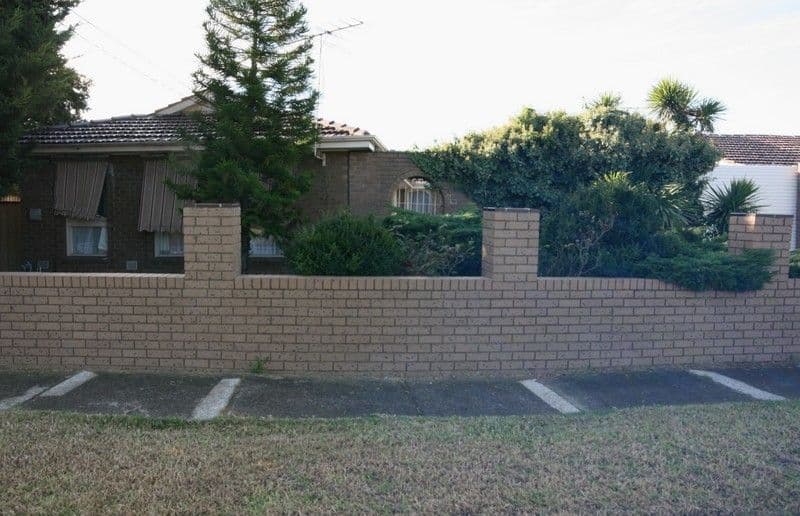 8 Robyn Avenue, ALBANVALE VIC 3021, Albanvale - Image 1