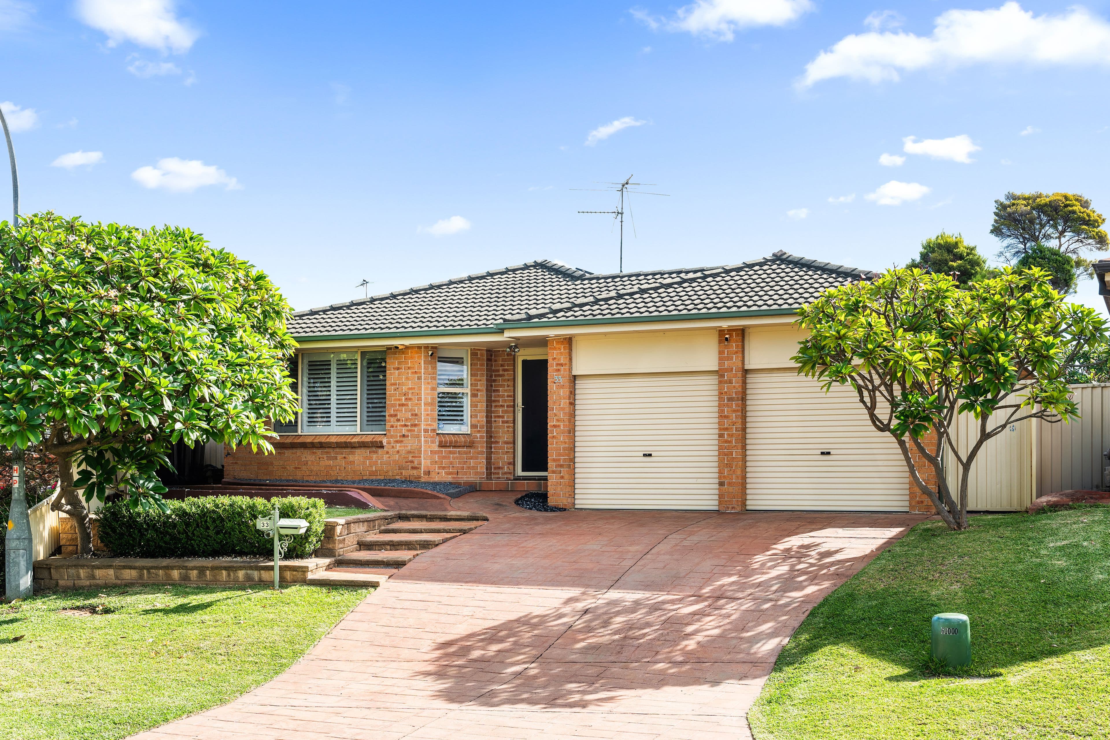 33 Walgett Close, Hinchinbrook NSW 2168, Hinchinbrook - Image 1
