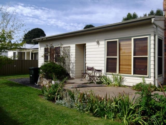 22 Carrington Avenue, OBERON NSW 2787, Oberon - Image 1