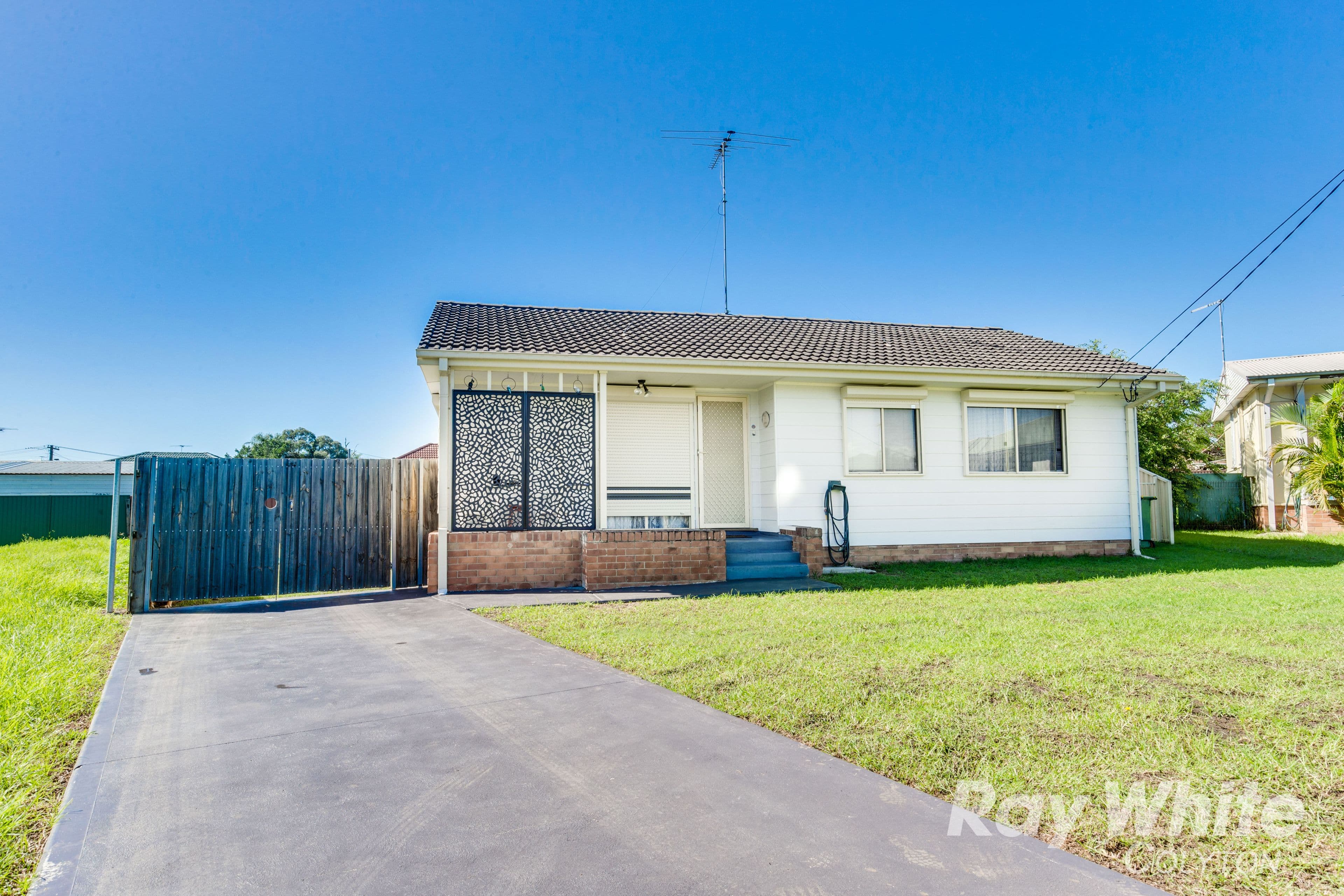 3 Chelsea Place, Colyton - Image 1
