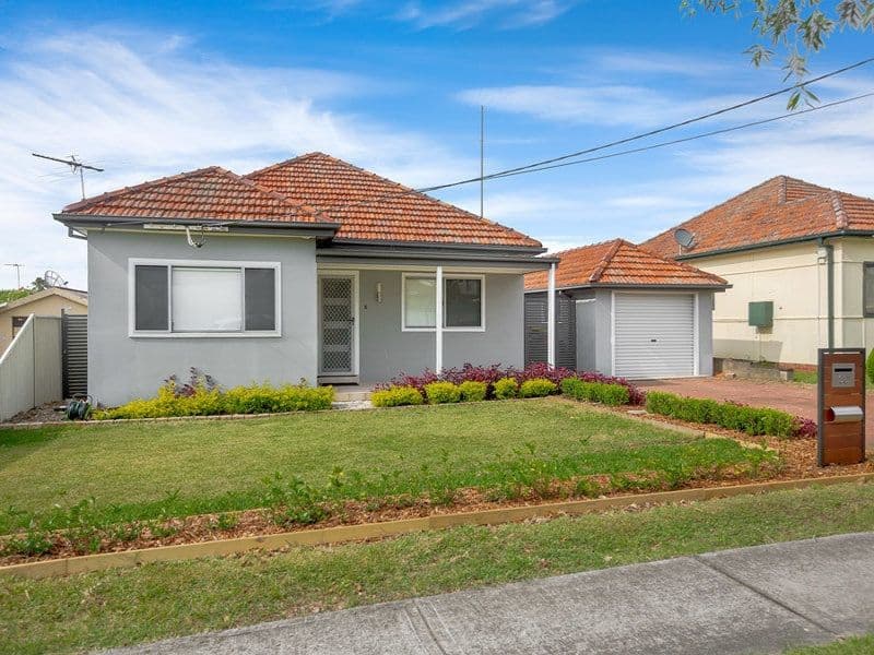 33 Ivy Street, Greenacre, Greenacre - Image 1