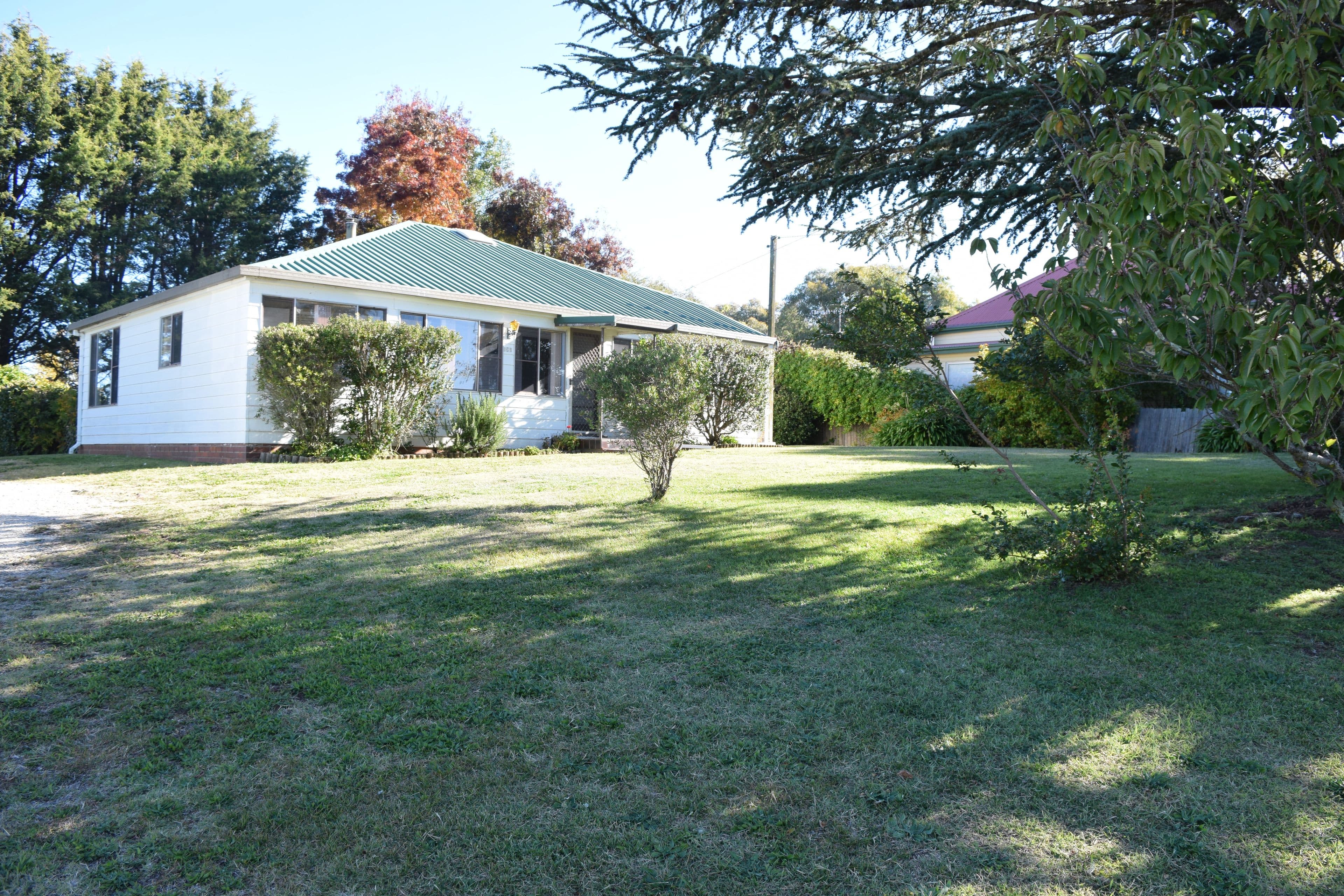 122 Ollera Street, Guyra NSW 2365, Guyra - Image 1